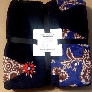 Vera Bradley Plush Throw Blanket in holiday trees peacoat. NWT